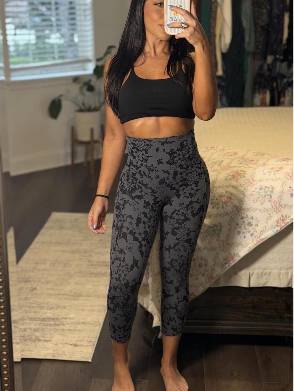Lululemon Wunder Under Crop Floral Black Gray Leggings Size 2 Yoga Gym